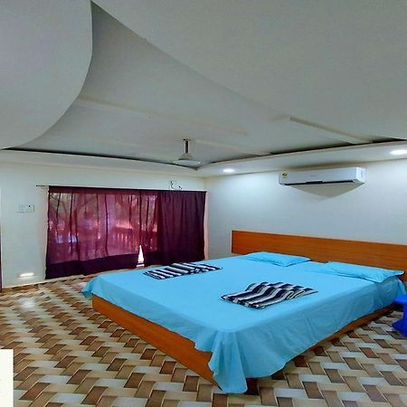 Coconut Garden Beach House Malvan Luaran gambar