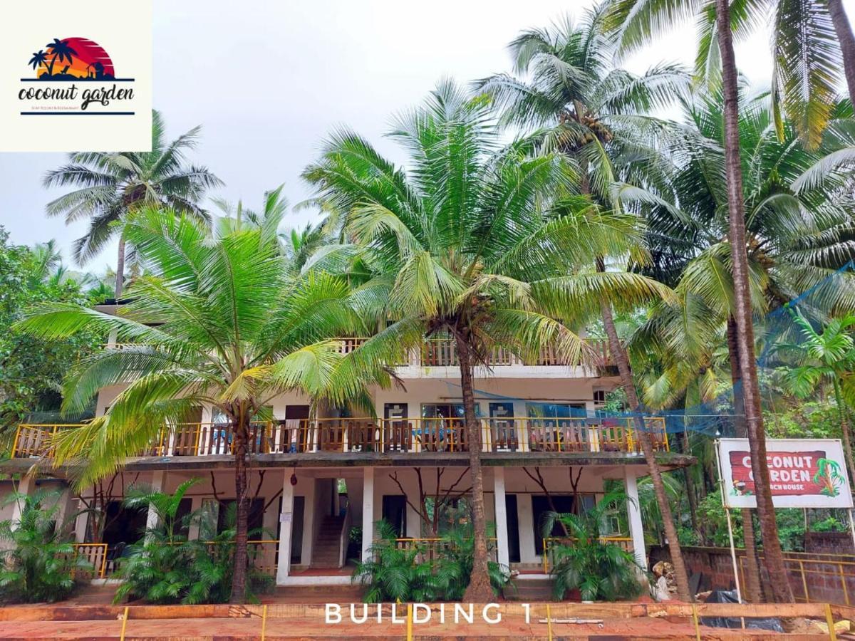Coconut Garden Beach House Malvan Luaran gambar